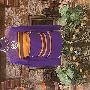 Cable & Gauge 🌼 Long Sleeved T- Neck Purple & Gold Sweater Size: L
